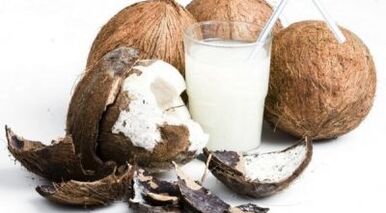 usare il cocco per rimuovere i parassiti
