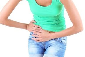 Parassiti nel corpo di una ragazza